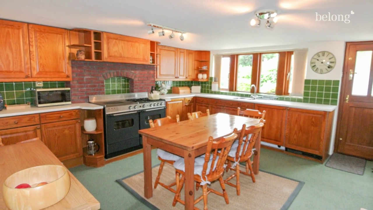 St Helens Gate, Almondbury, HD4 6SD, ref 1561723 YouTube