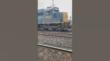 Friendly CSX engineer throws me a vest!