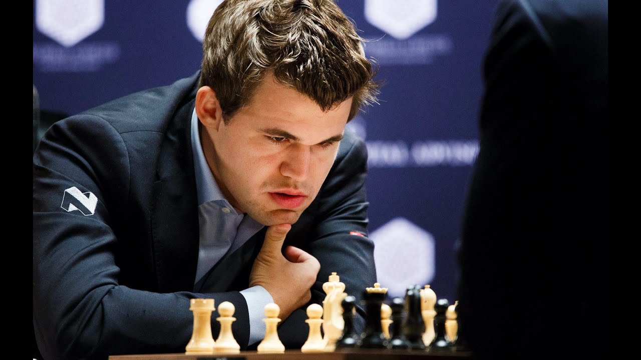 Лучший игрок в шахматы. Магнус Карлсен шахматист. Магнус Карлсен шахматы. Гроссмейстер Магнус Карлсен.