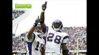 Adrian Peterson's son, 2, dies; man charged with abuse