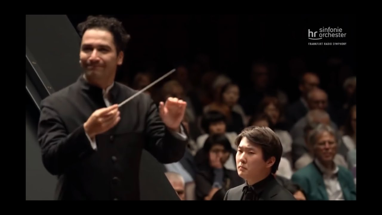 Seong-Jin Cho : Rachmaninoff Piano Concerto No 2 (20180525  Frankfurt, Germany)