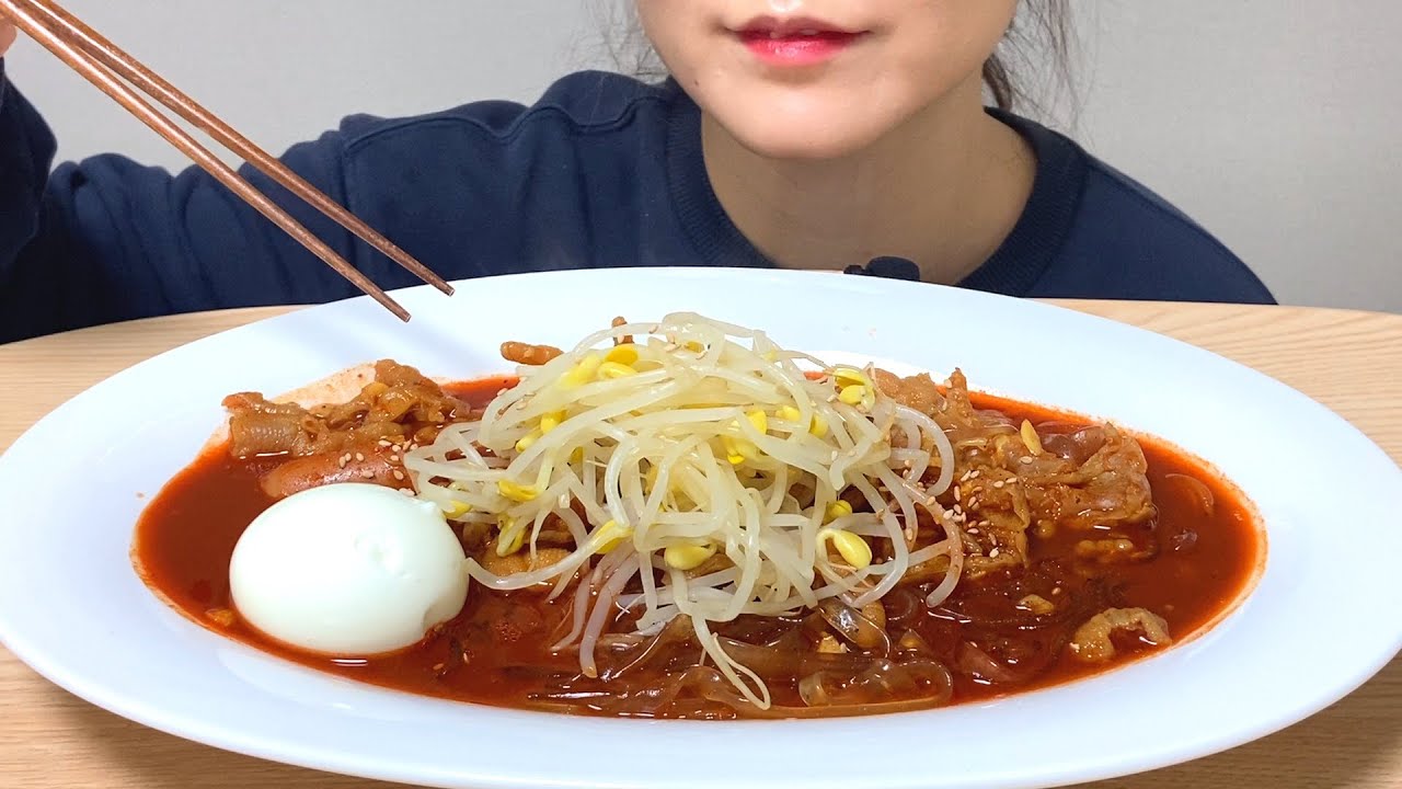 국물닭발에 당면 잔뜩+날치알밥까지🍚| Chicken feet with soup+ Rice with flying fish roe🍚 ...