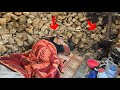 An Abandoned Mother Surviving Alone in the Mountains | A Story of Strength and Humanity