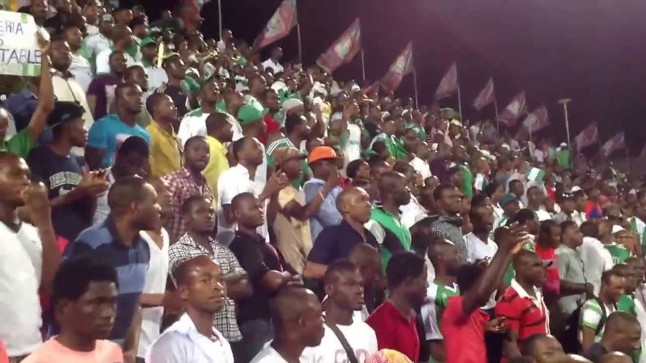 WATCHING THEM WATCH: NIGERIAN FOOTBALL FANS DOING THEIR THING AT U-17 WC