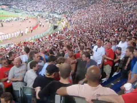 Manchester United fan banned after Rome assault
