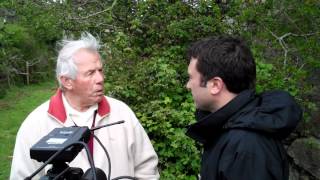 Ros Atkins learning Cornish language