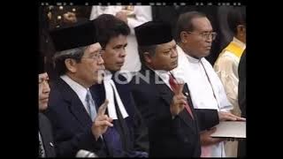 Download lagu Megawati Melantik SBY, JK, Yusril, Hatta Rajasa, Dll Sebagai Kabinetnya (Jakarta 10 Agustus 2001)