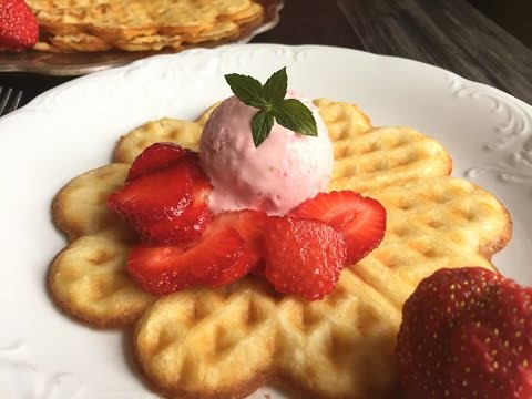 Crispy waffles & Strawberry gelato