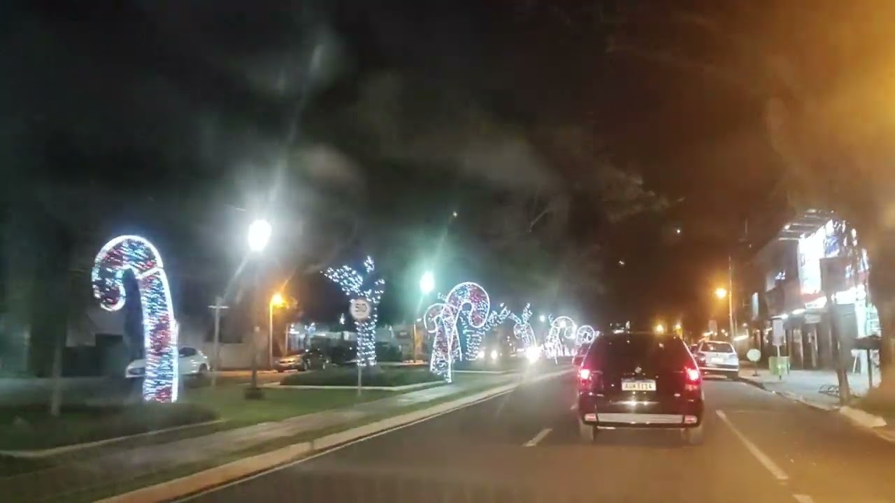 decoração de natal da Avenida cerro azul de Maringá 