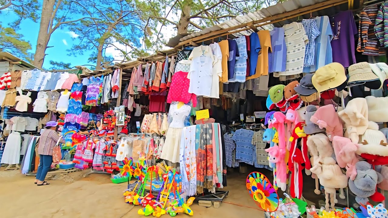 เดินชมตลาดบนทุ่งกังหันลม เขาค้อ จุดซื้อของฝาก&แหล่งท่องเที่ยว