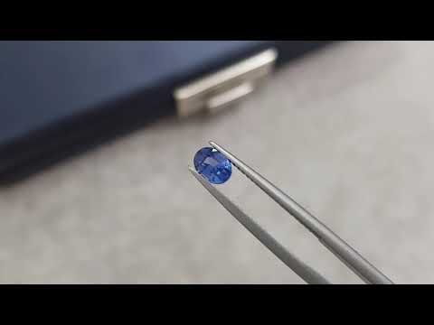 Unheated oval cut sapphire from Sri Lanka 0.78 ct Video  № 2