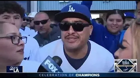 Aaron Judge catches stray during Dodgers parade