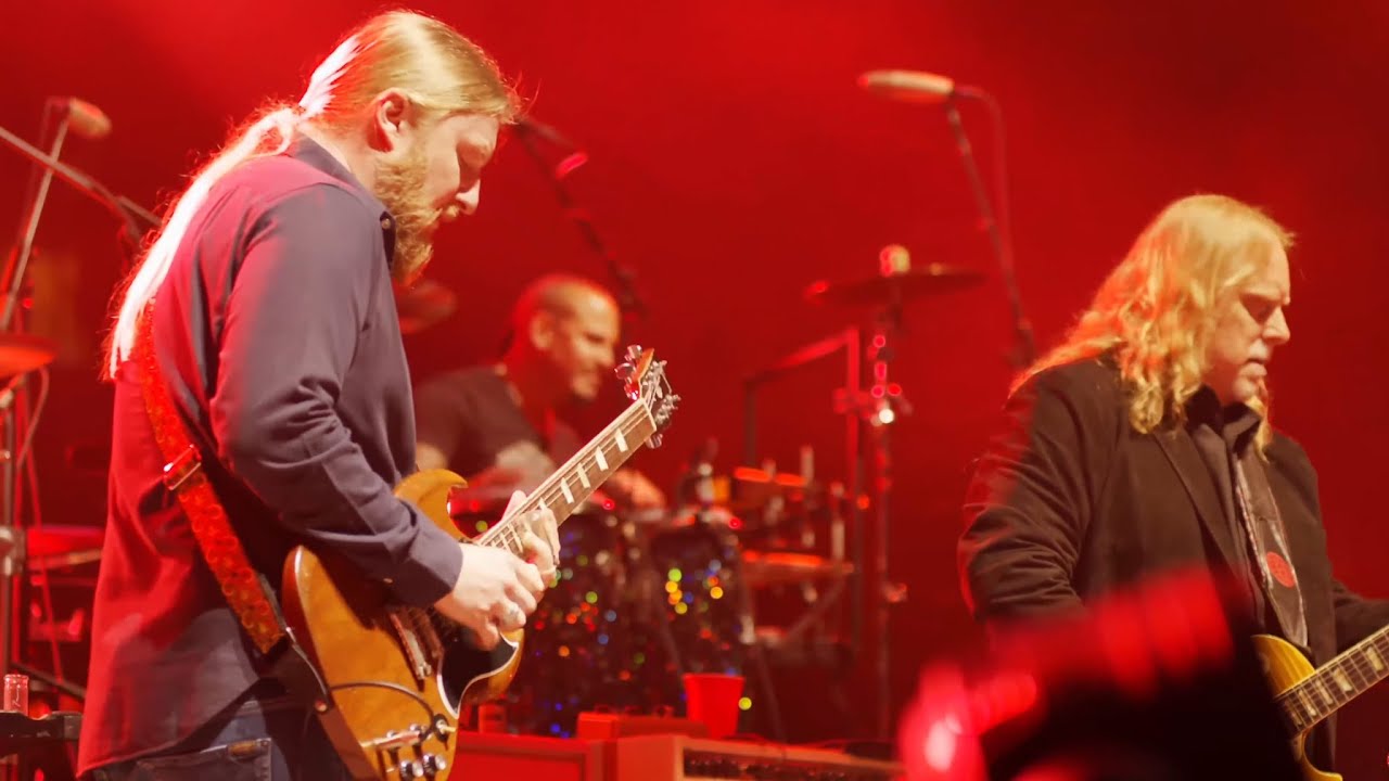 Premiere: The Brothers Prep for Madison Square Garden Reunion