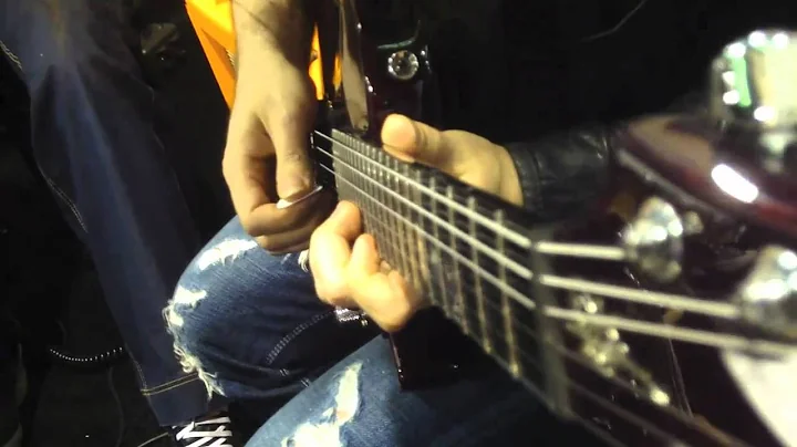 Guthrie Govan & Ron Thal (Bumblefoot) jamming at N...