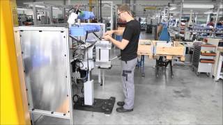 Roemheld- Hubsäule Mit Schwenkmodul Im Montage Einsatz