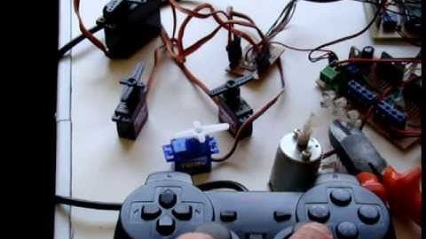 ps2 joystick + 4 servo + 4 motor