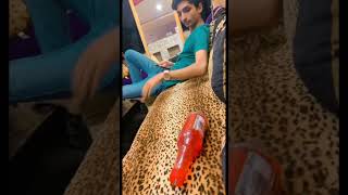 Main Bhi Kahun Bare Aaram Se Kah Rahi Hai Le Lo