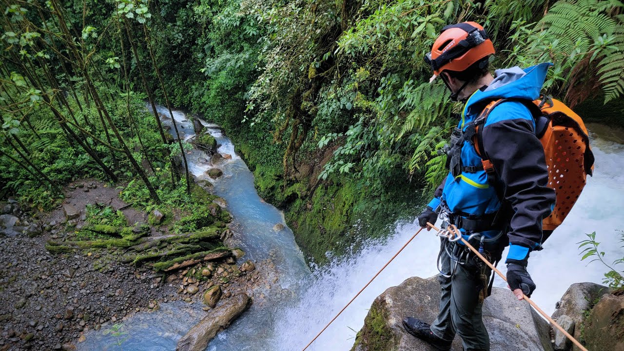 Gata Media Canyon (Costa Rica)