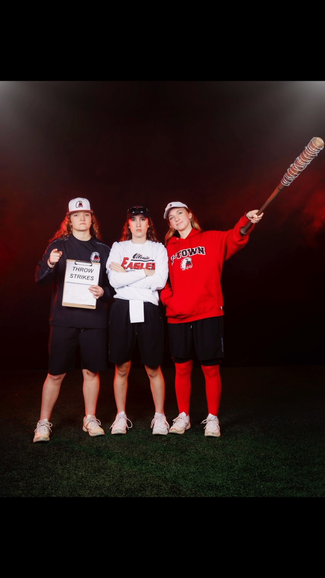 This pose was too good!! Softball pose, coach’s saggy shorts edition! #sportsphotographer #coach