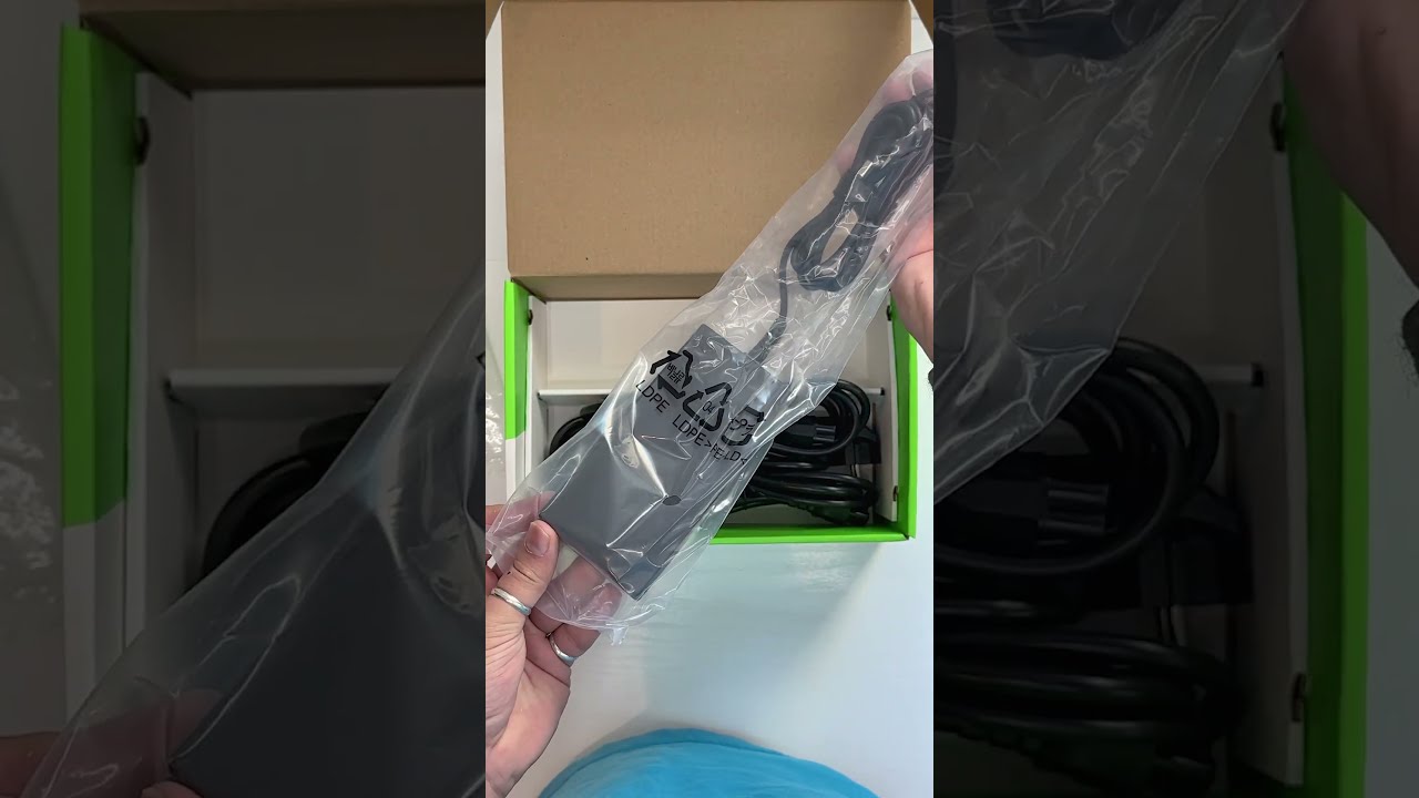 Unboxing The Belkin Connect Triple Display Dock Shorts