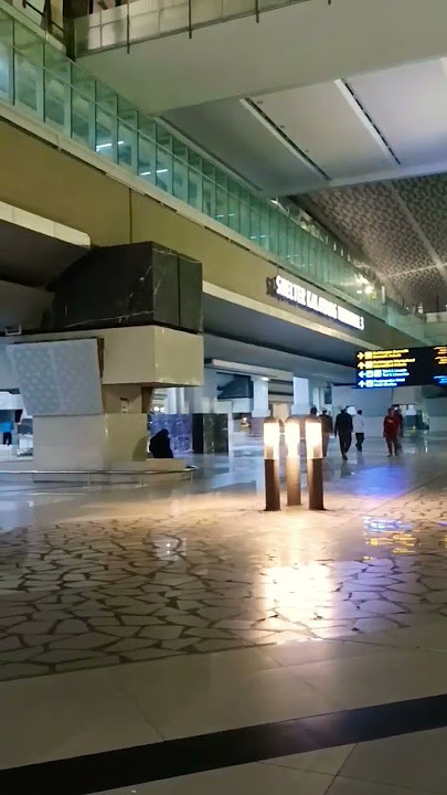 bandara soekarno-hatta#shorts #bandara #bandarasoekarnohatta #akhirtahun2022 #desember #fyp #short