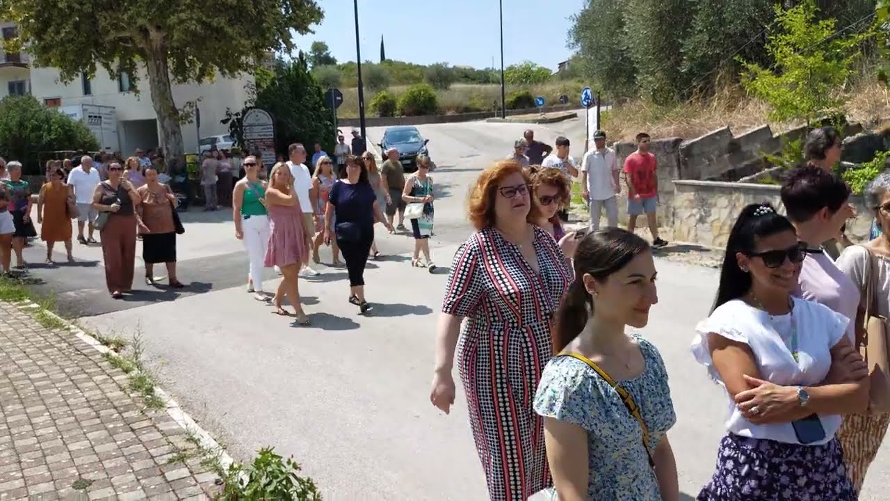 Quaglietta 15 agosto 2023.  Madonna dell'Assunta.  Processione.  Arrivo alla  Madonna del Carmine  4