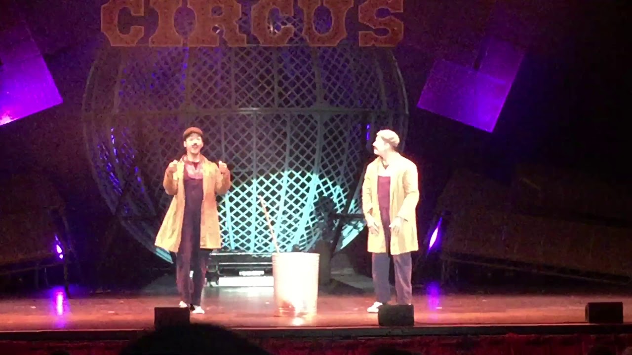 Funny clowns Circus cirque beserk 3 020618