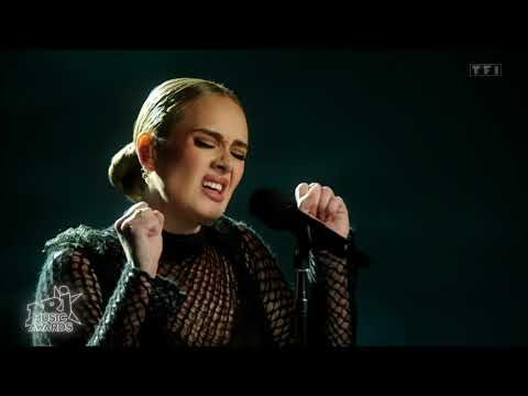 Adele – Easy On Me (2021 NMA Performance)