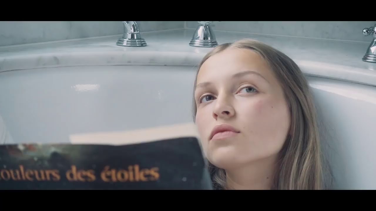 B. One. Laenz певица. B. тиред бонес.