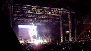 Beyonce singing Halo for Michael Jackson-Athens 08/11/2009