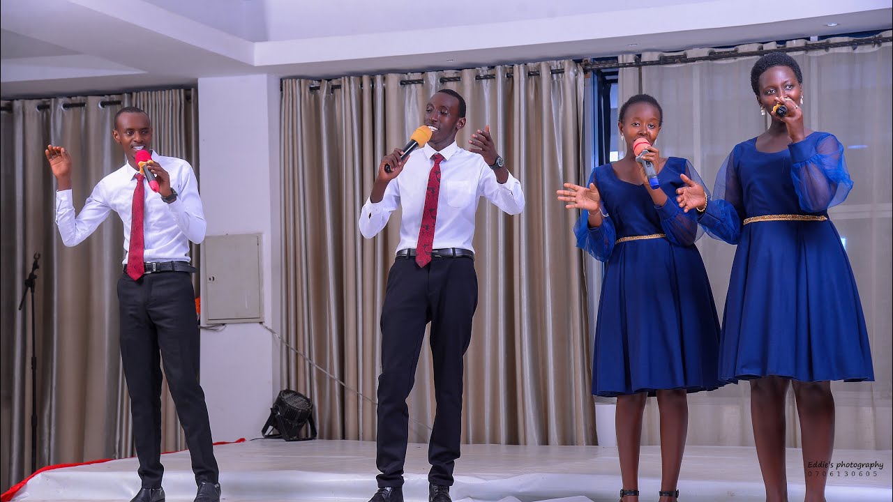 Annoited Singers - Obireho Yesu on stage