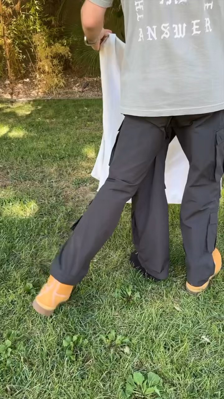 It looks like a third leg ?