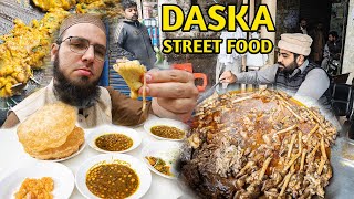 Punjabi Street Food In Daska Punjab | Mutton Paye, Maghaz, Chawal Chollay, Halwa Puri