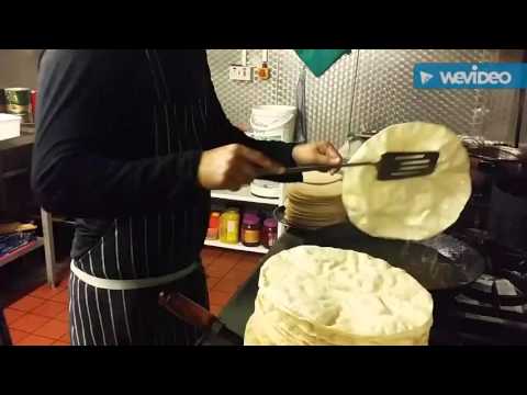 Video: Cara Membuat Tortilla Sendiri (dengan Gambar)