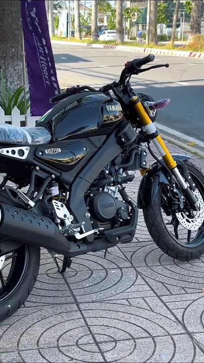 2025 YAMAHA XSR 155 BLACK METALLIC ELEGANCE