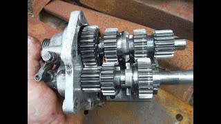 Norton Navigator 350 gearbox examined and discussed.