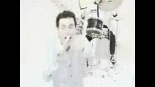 Download lagu 999 - Emergency