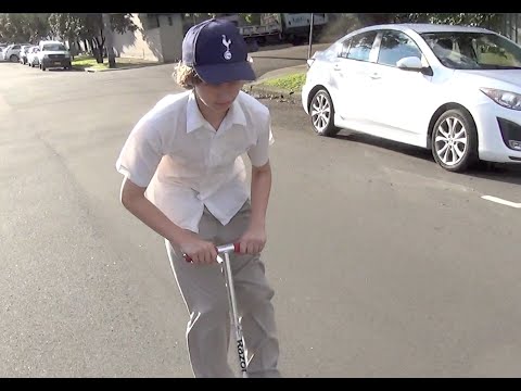 Pro scooterer Ft Roy Wallace-Cant