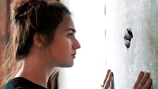 She Discovered A Hole In The Wall That Opens To a Mysterious World