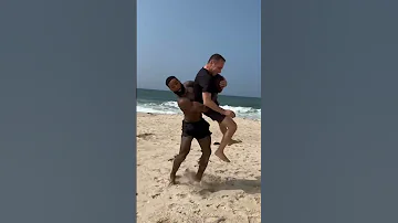 Beach 🏈 OBJ, CJ Stroud, Kevin Hart & Mike Rubin #shorts (via Mikerubin)