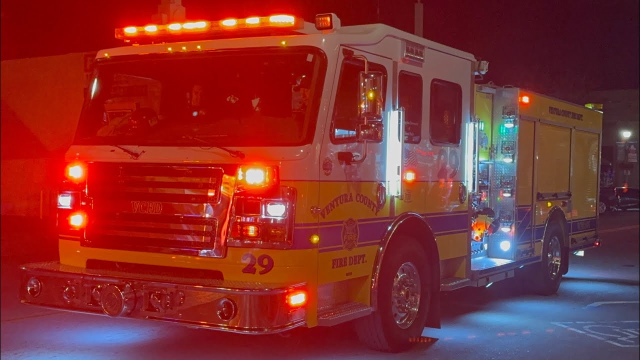 Ventura County Fire Department Engine 29 ( E29 ) Responding to a ...