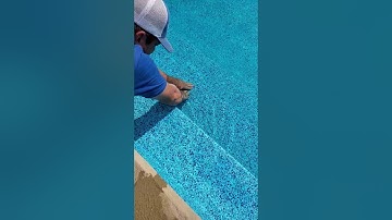 Removing Wrinkles From Vinyl Over Steel Steps