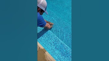 Removing Wrinkles From Vinyl Over Steel Steps