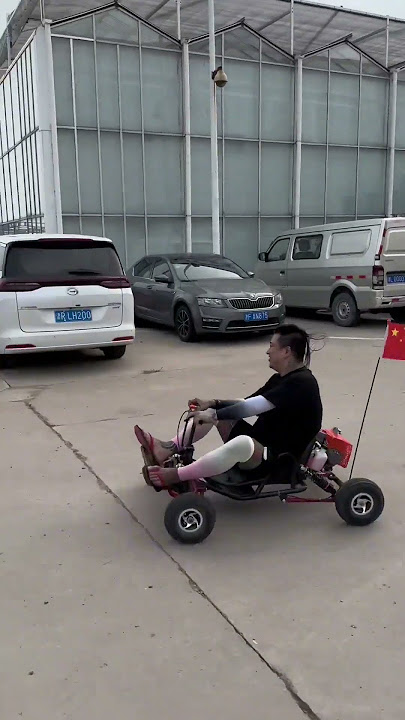 天津李四 开上 我的 越野 卡丁车 真帅。 有想和 四哥 一样帅的。  给我留个关注。主页面有办法 让你和四哥 一样潇洒。