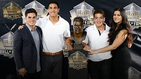 Junior Seau gets inducted into Pro Football Hall of Fame on behalf of family