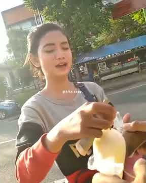 Story wa dan ig - cewek cantik jualan es ( truk mania )
