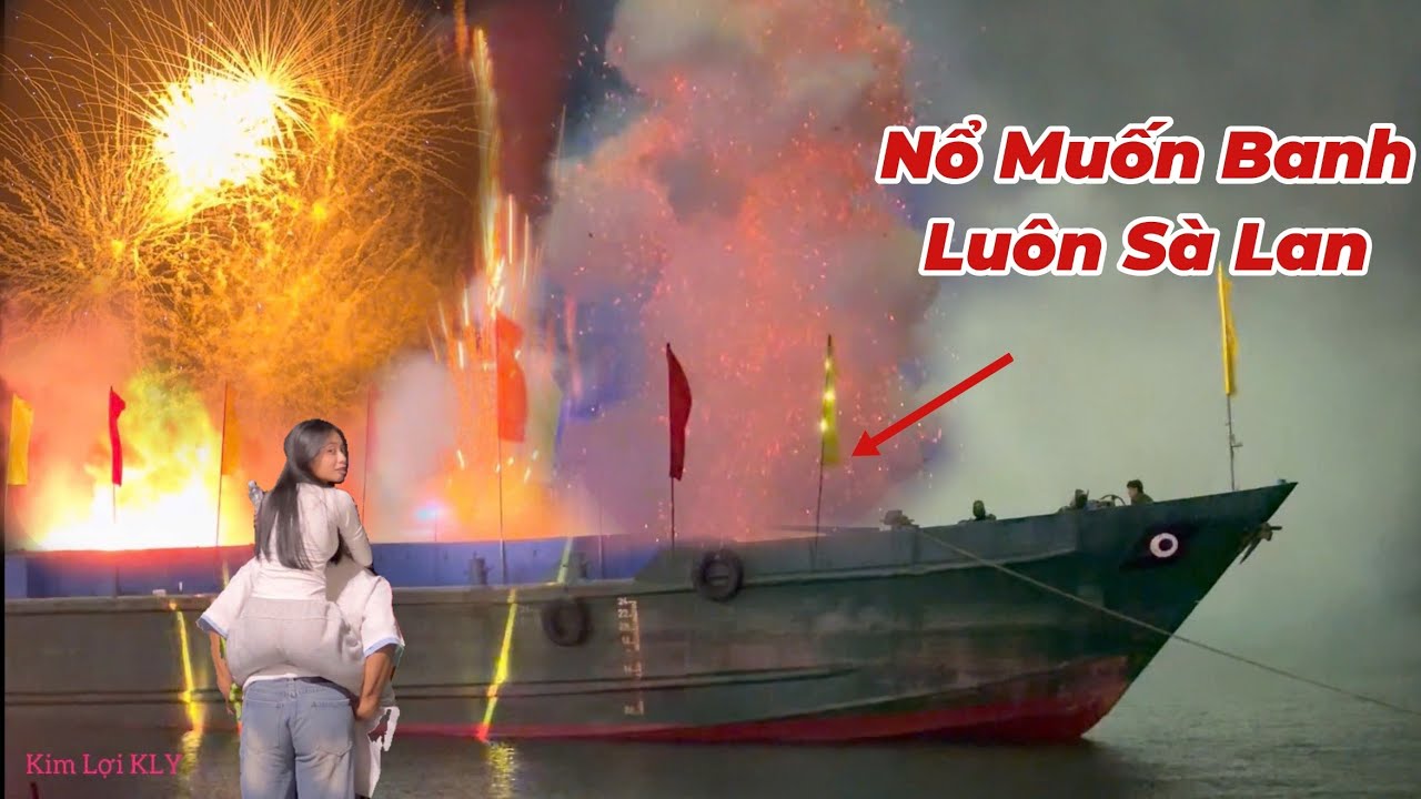 Thuê Cả Sà Lan Đốt Pháo Hoa Chỉ 10 Phút Tốn Gần 500 Triệu. 