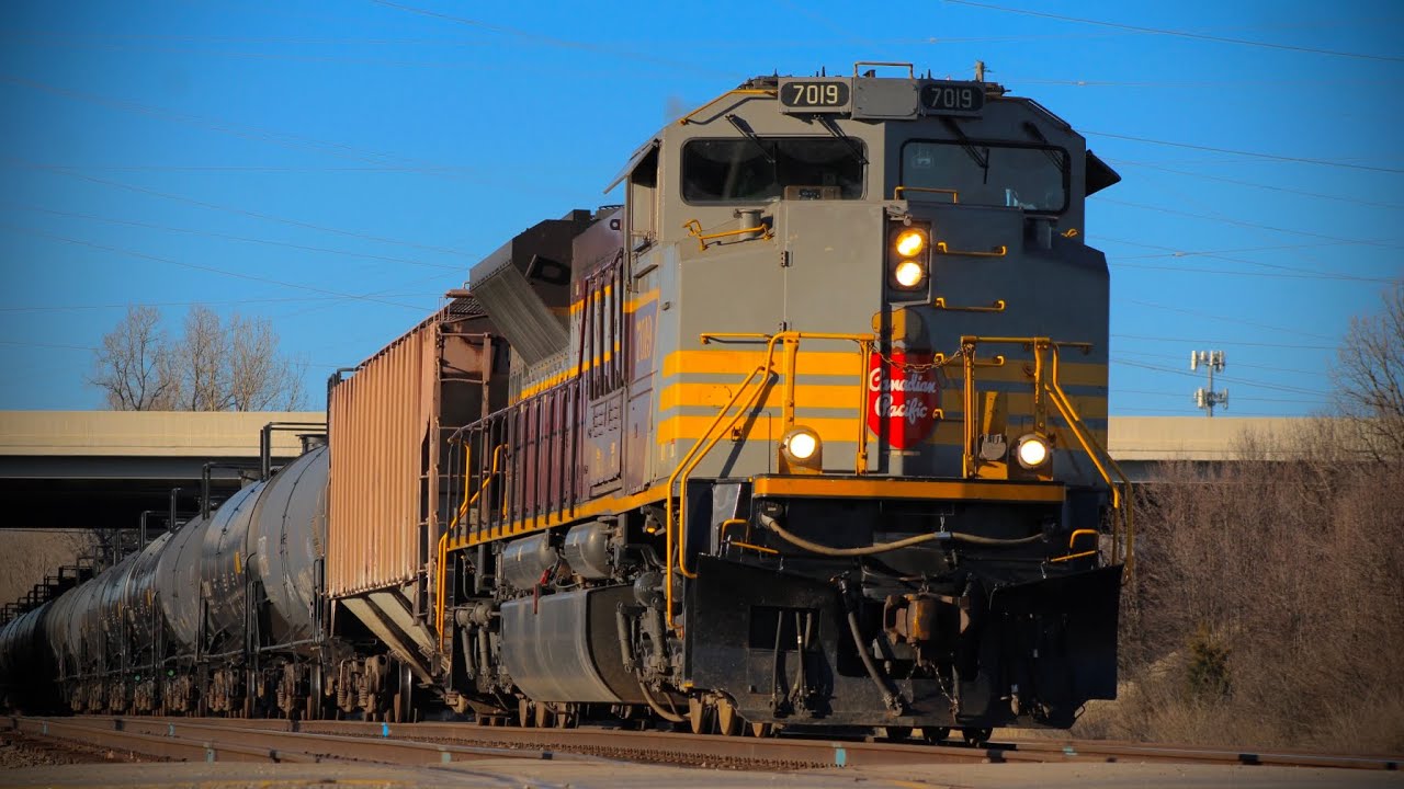 NS 6W4 passes McCord Park at MP 10 with awesome K3LA and CP 7019 (Maroon) leading!!!