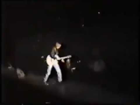 Renaud - toute seule a une table - liège 92