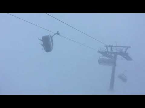 Schrecksekunde im Sessellift Montafon Vorarlberg. Sturm 